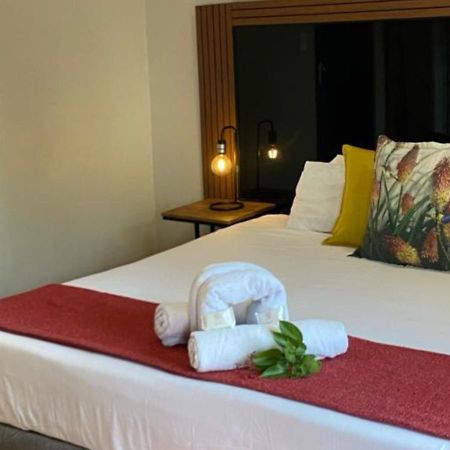 Bothabelo Bed And Breakfast พาลาบอร์วา ภายนอก รูปภาพ