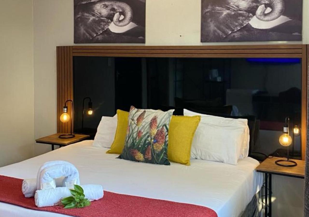 Bothabelo Bed And Breakfast พาลาบอร์วา ภายนอก รูปภาพ
