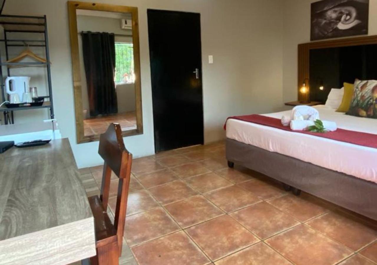 Bothabelo Bed And Breakfast พาลาบอร์วา ภายนอก รูปภาพ