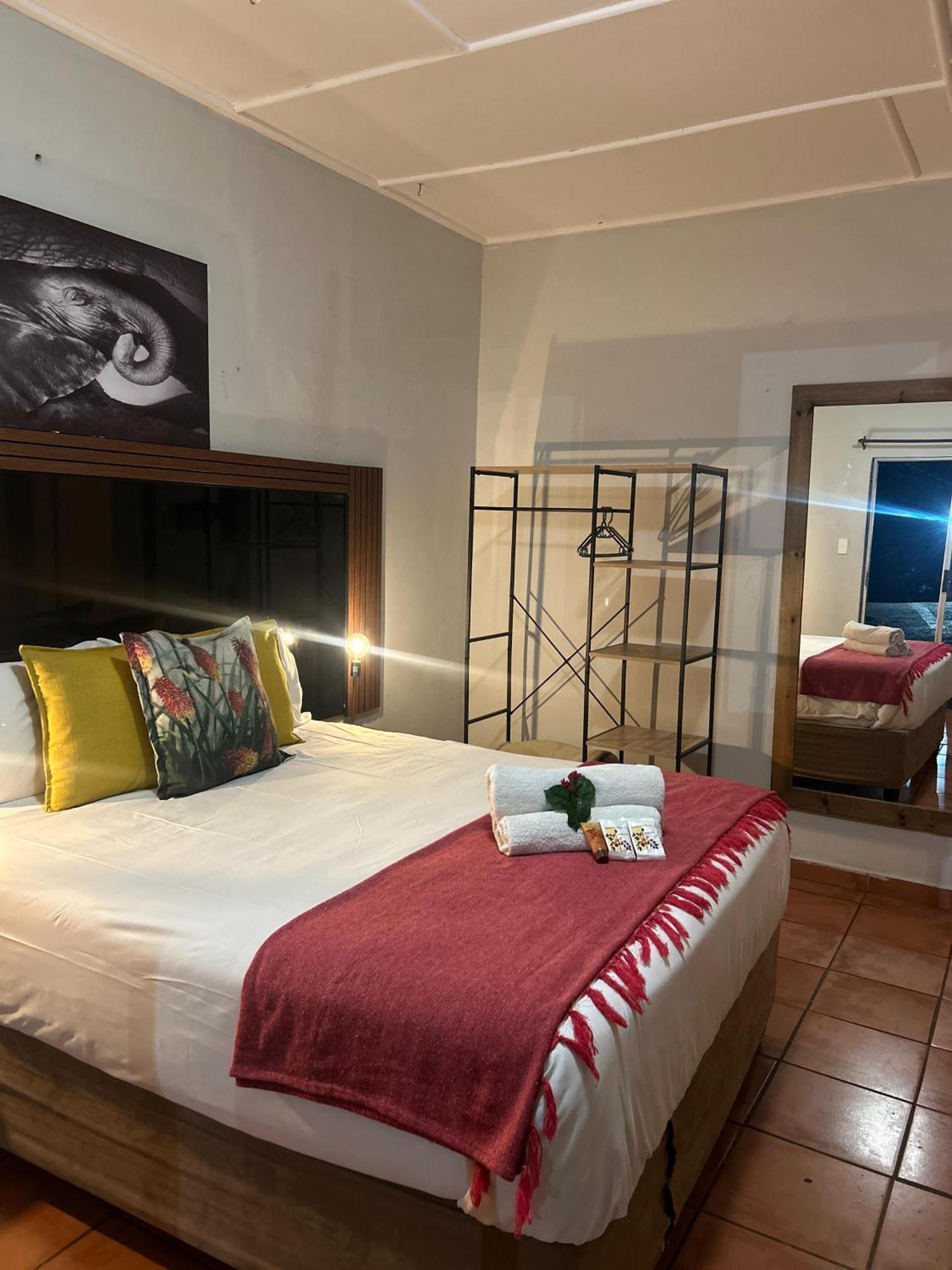 Bothabelo Bed And Breakfast พาลาบอร์วา ภายนอก รูปภาพ