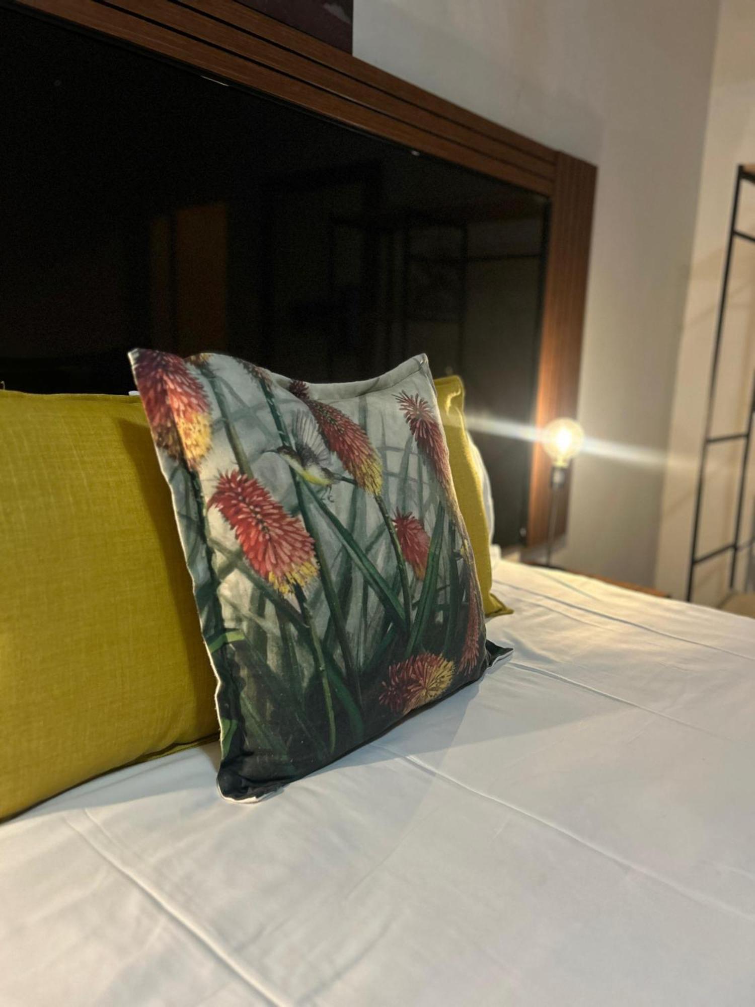 Bothabelo Bed And Breakfast พาลาบอร์วา ภายนอก รูปภาพ