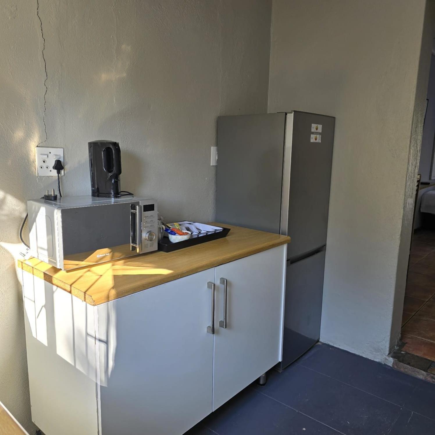Bothabelo Bed And Breakfast พาลาบอร์วา ภายนอก รูปภาพ