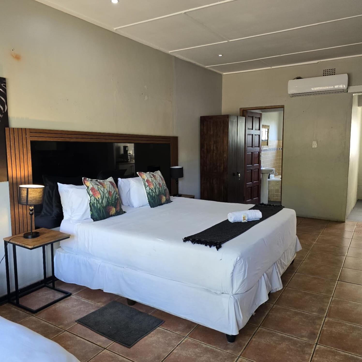 Bothabelo Bed And Breakfast พาลาบอร์วา ภายนอก รูปภาพ