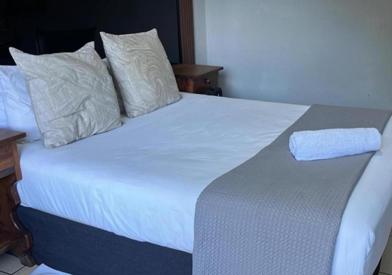 Bothabelo Bed And Breakfast พาลาบอร์วา ภายนอก รูปภาพ