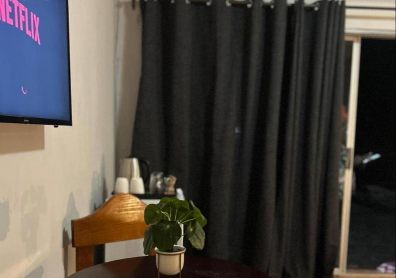 Bothabelo Bed And Breakfast พาลาบอร์วา ภายนอก รูปภาพ