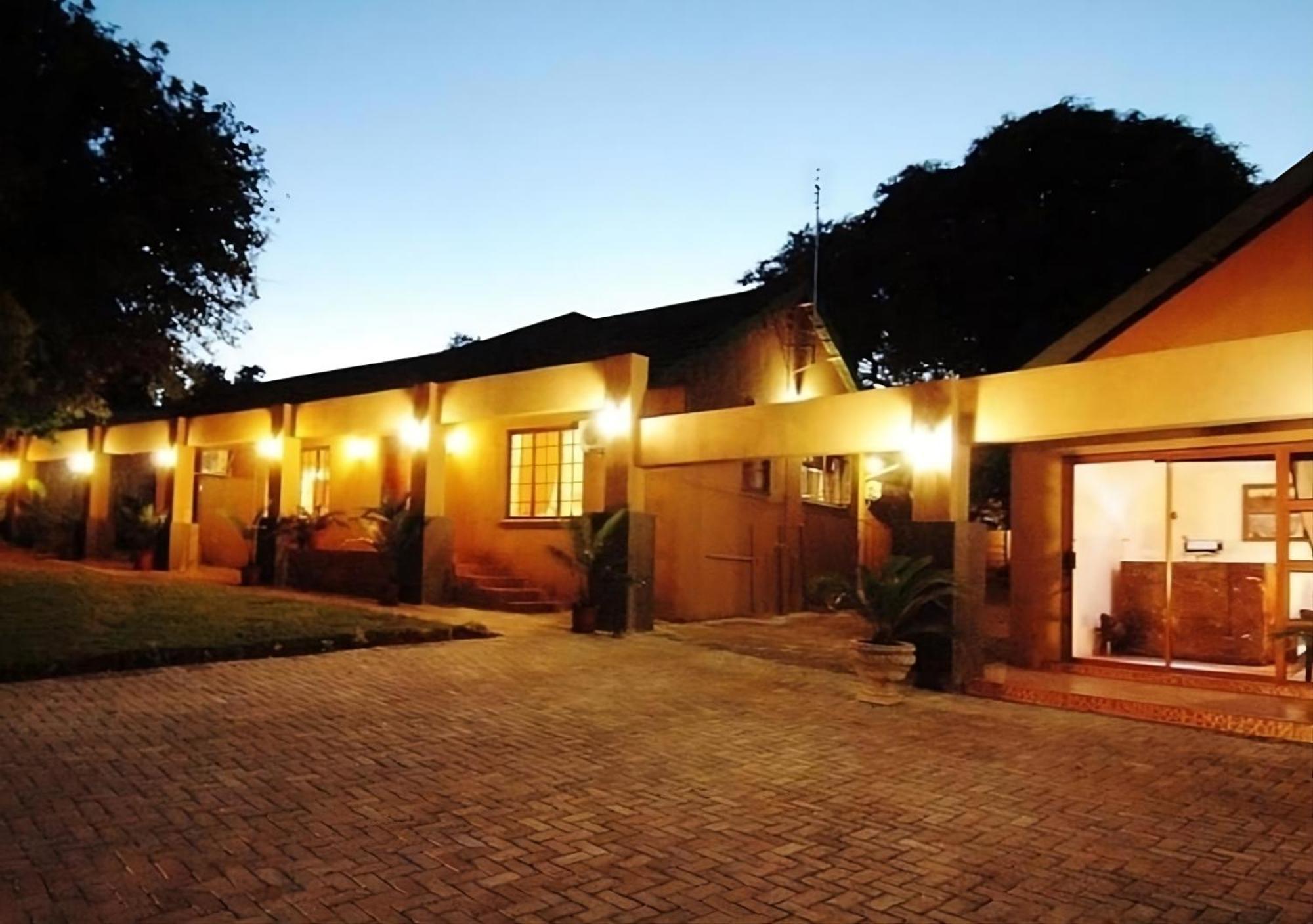 Bothabelo Bed And Breakfast พาลาบอร์วา ภายนอก รูปภาพ
