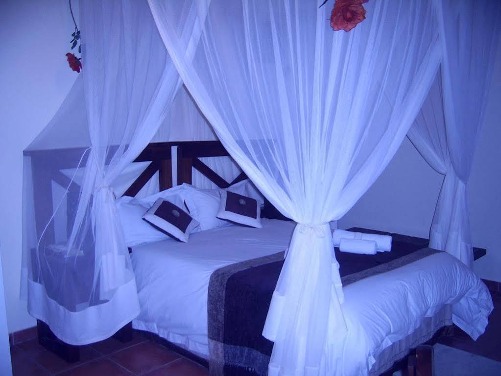 Bothabelo Bed And Breakfast พาลาบอร์วา ภายนอก รูปภาพ
