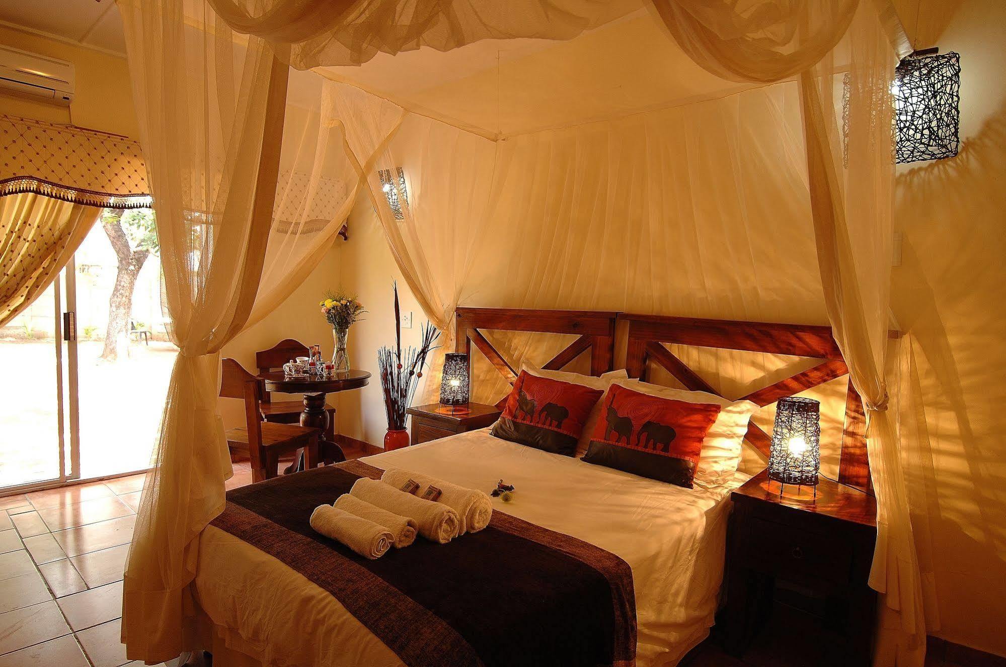 Bothabelo Bed And Breakfast พาลาบอร์วา ภายนอก รูปภาพ
